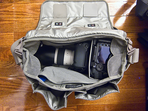 Camera shoulder bag with top open