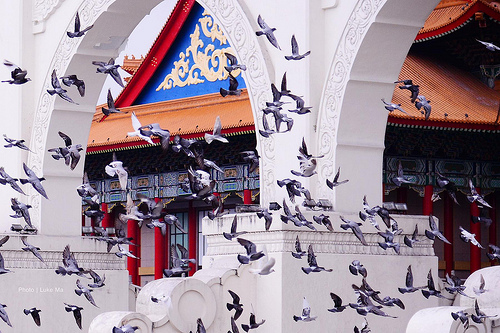 CKS Memorial Hall, Taipei, taken with a general purpose 24-120mm zoom lens