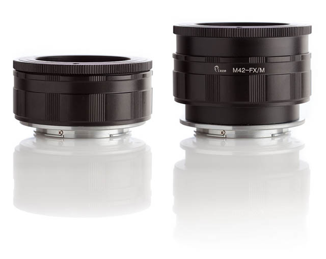 Example of a lens mount adapter with a built-in focusing helical. With the helical retracted for infinity focus (left), and extended for close-up / macro (right).